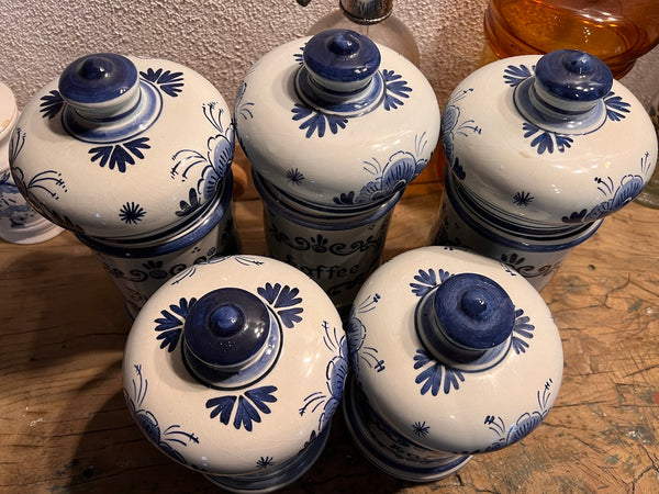 Ensemble de 5 pots de cuisine vintages en faïence de Delft (Hollande) Gilde peints à la main