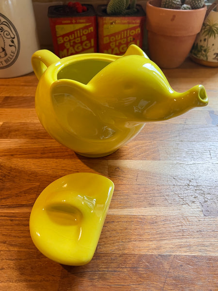 Théière de la marque de thé Eléphant en faïence verte / jaune