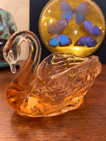 Vide-poche / cache-pot vintage en verre rose en forme de cygne