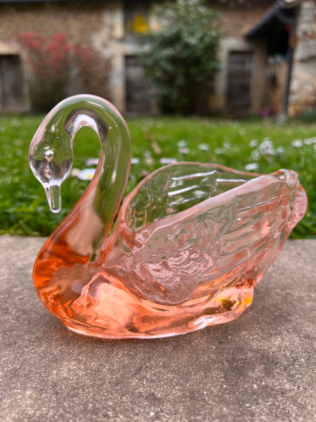 Vide-poche / cache-pot vintage en verre rose en forme de cygne