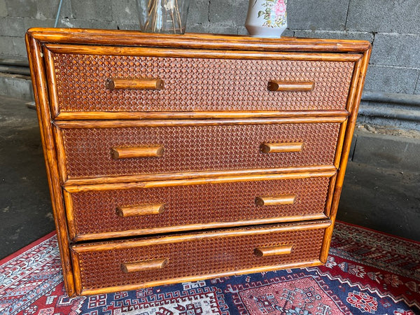 Commode vintage à 4 tiroirs en bois, rotin et cannage
