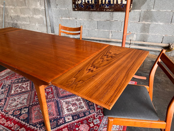 Table style scandinave en teck et ses 2 rallonges à l'italienne - Editions LB France - Années 60