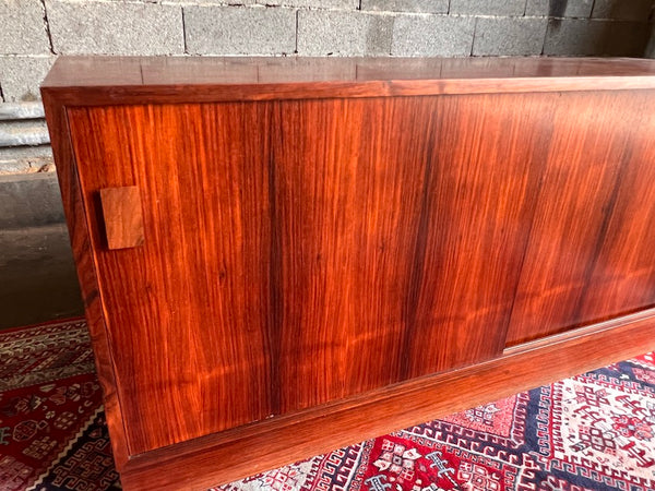 Le Sélectionneur - Brocante - Enfilade scandinave vintage en teck Dr Visby J - Made in Denmark - Années 70