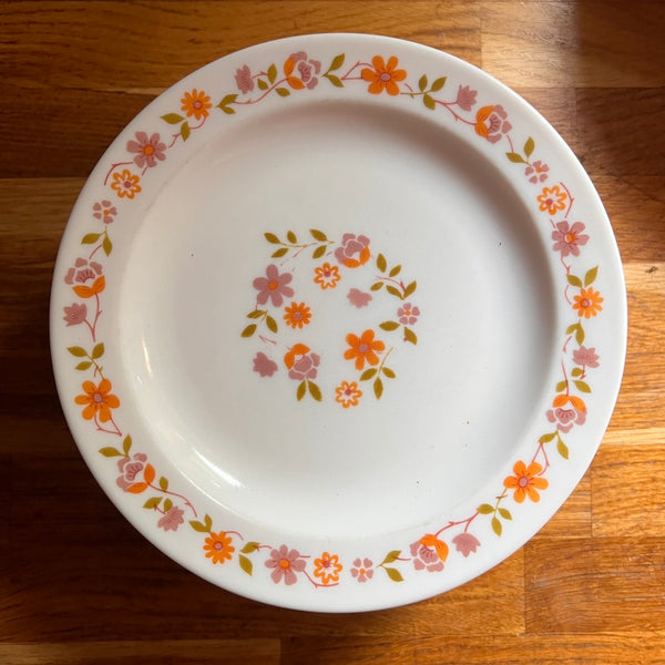 Assiette à dessert vintage en verre Arcopal Scania à fleurs oranges et roses - 1970