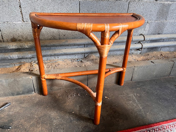 Console vintage demi-lune en rotin