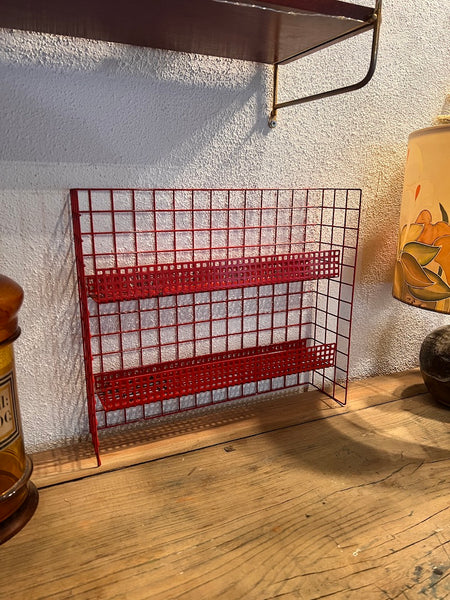 Petite étagère murale vintage style Mathieu Matégot en métal rouge