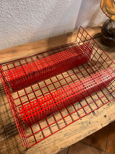 Petite étagère murale vintage style Mathieu Matégot en métal rouge