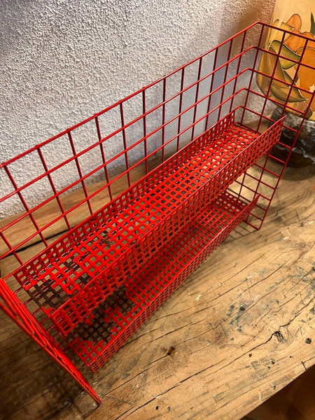 Petite étagère murale vintage style Mathieu Matégot en métal rouge
