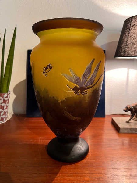 Le Sélectionneur - Brocante - Grand vase vintage en verre soufflé à la bouche et gravé à l'acide Gallé Tip 31cm