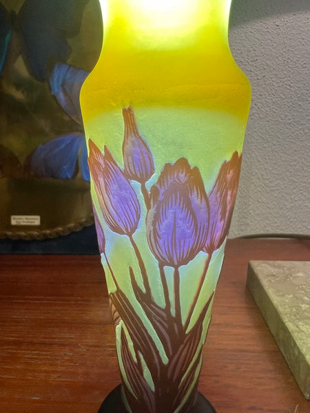 Petit vase vintage en verre soufflé à la bouche et gravé à l'acide Gallé Tip 17,5cm