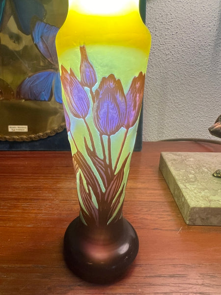 Petit vase vintage en verre soufflé à la bouche et gravé à l'acide Gallé Tip 17,5cm