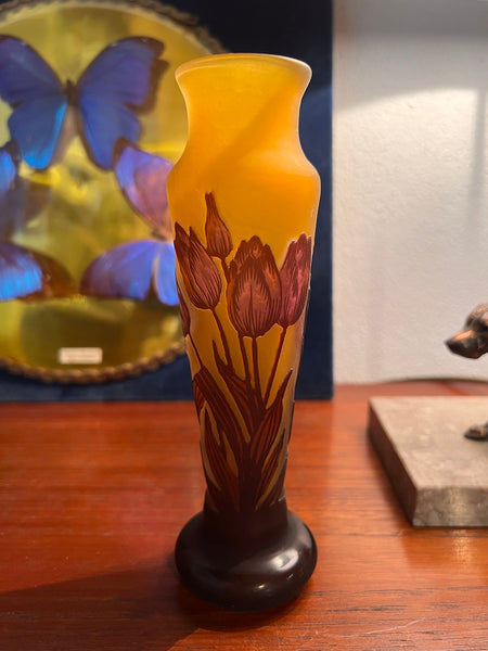 Petit vase vintage en verre soufflé à la bouche et gravé à l'acide Gallé Tip 17,5cm