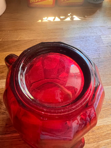 Pichet en verre rouge style Duralex