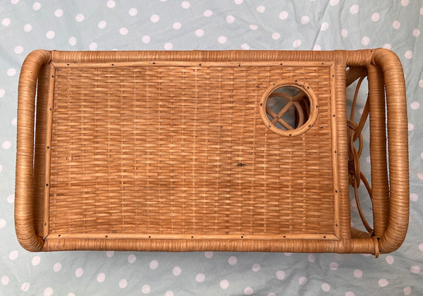 Plateau petit-déjeuner vintage en moelle de rotin et bois