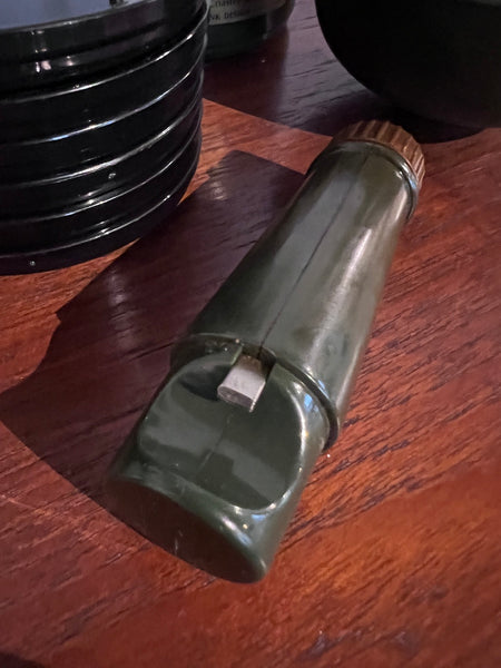 Bouteille accessoires de bar vintage ouvre-bouteille, tire-bouchon, bol et 6 sous-verres en plastique