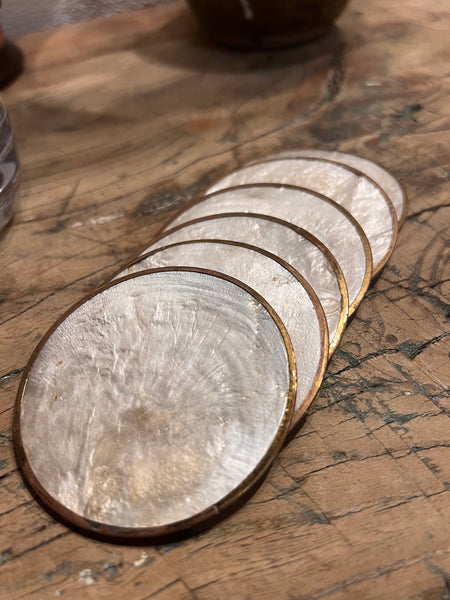 6 dessous de verres vintages en nacre, liège et laiton