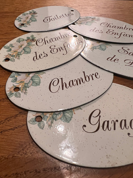 5 plaques de porte vintages en métal émaillé
