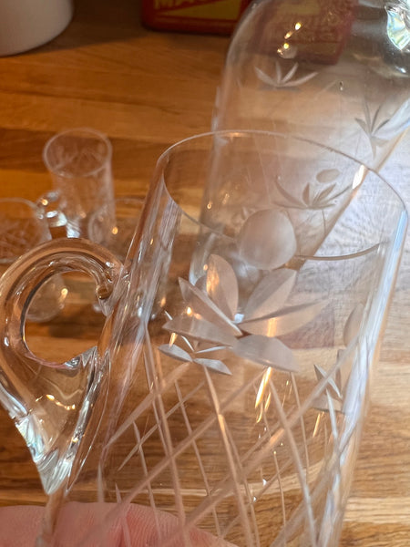 Service à liqueur vintage en verre gravé