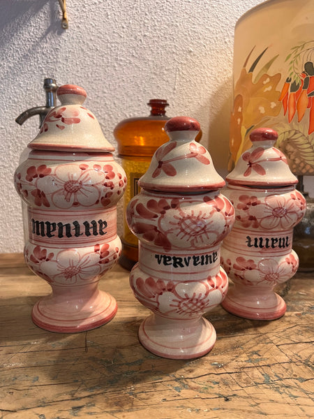 Lot de 3 pots roses vintages d'herboriste / apothicaire en céramique peinte à la main