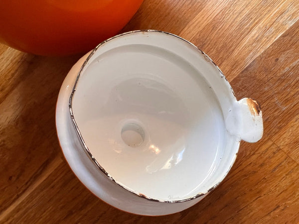 Le Sélectionneur - Brocante - Théière vintage en tôle émaillée orange - Made in Poland - Années 50