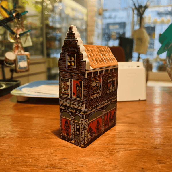 Miniature d'une maison close en faïence de Delft (Hollande) - Red Light Amsterdam